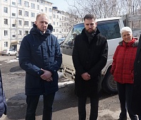 Глава города встретился с жителями дома 15 по ул. Курчатова