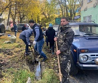 Депутаты Городской Думы вышли на осенний субботник