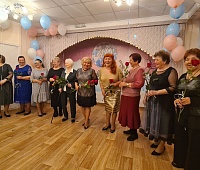 Коллектив детского сада №7 поздравили с юбилеем учреждения депутаты Городской Думы