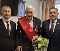 Ветеранам Великой Отечественной войны вручили нагрудные знаки «Почетный гражданин города Петропавловска-Камчатского»