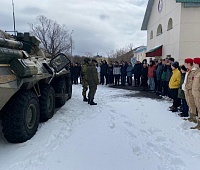 Для школьников Петропавловска провели экскурсию по воинской  части  № 10103