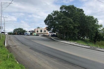 Работы по укладке нижнего слоя дороги по ул. Владивостокская выполнены на 80%