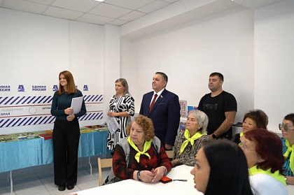 Председатель Городской Думы Андрей Лиманов принял участие в торжественной церемонии передачи Знамени морским пехотинцам