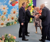 С Днём семьи, любви и верности поздравили супружеские пары в Петропавловске