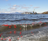 Жители Петропавловска почтили память погибших моряков и рыбаков
