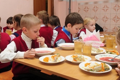 Камчатским школьникам компенсируют бесплатное питание за весь период дистанционного обучения