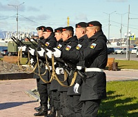 Жители Петропавловска почтили память погибших моряков и рыбаков