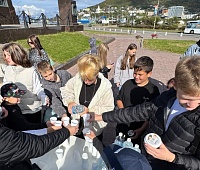 Заключительная в 2025 году общегородская зарядка собрала несколько сотен жителей Петропавловска 