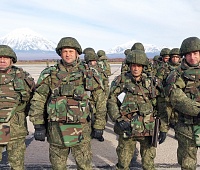 Защитников Родины торжественно провожают на Камчатке