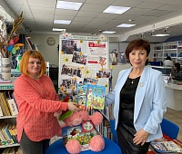 Книги детям: депутаты Городской Думы пополнили библиотечный фонд Петропавловска.