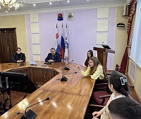 В Городской Думе прошла очередная экскурсия для школьников Петропавловска   