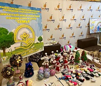Депутаты приняли участие в благотворительной ярмарке для детей