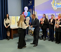 Юным горожанам вручили паспорта в День города