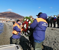Жители Петропавловска почтили память погибших моряков и рыбаков