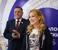 Сенатор РФ от Луганской Народной Республики встретилась с камчатскими волонтёрами
