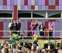 Депутаты Городской Думы поздравили школьников и учителей с Днём знаний