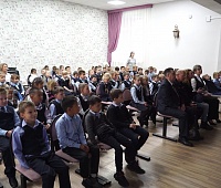 Первоклассников посвящают в пешеходы на Камчатке