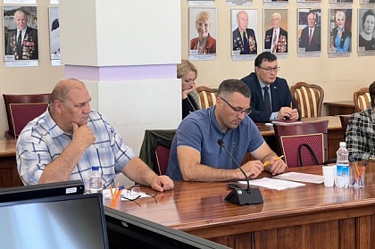 Заседание Комитета по гражданской обороне, защите населения от ЧС и взаимодействию с силовыми структурами прошло в Городской Думе