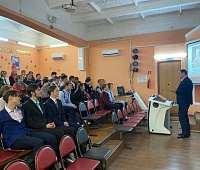 Школьникам рассказали о федеральной программе «1000 дворов»