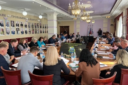 Встреча созывов: депутатский корпус поделился опытом работы со следующим составом Городской Думы