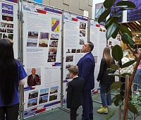 На Камчатке открыта передвижная фотовыставка, посвящённая первой годовщине присоединения новых регионов к России