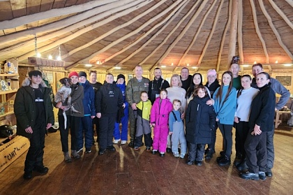 Депутат Гордумы Мария Белкина организовала мероприятие в питомнике ездовых собак для семей участников СВО